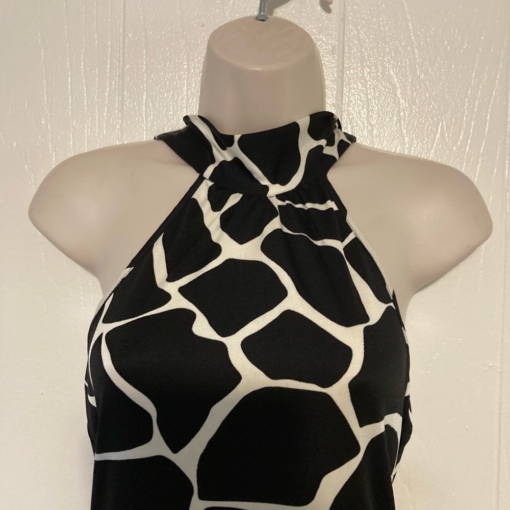 🔥 White House Black market silk Black/white Top size S - Picture 3 of 11